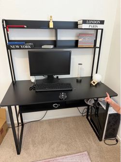 Gaming desk