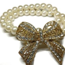 Vintage 80's Faux Pearl Rhinestone Heart Bracelet 