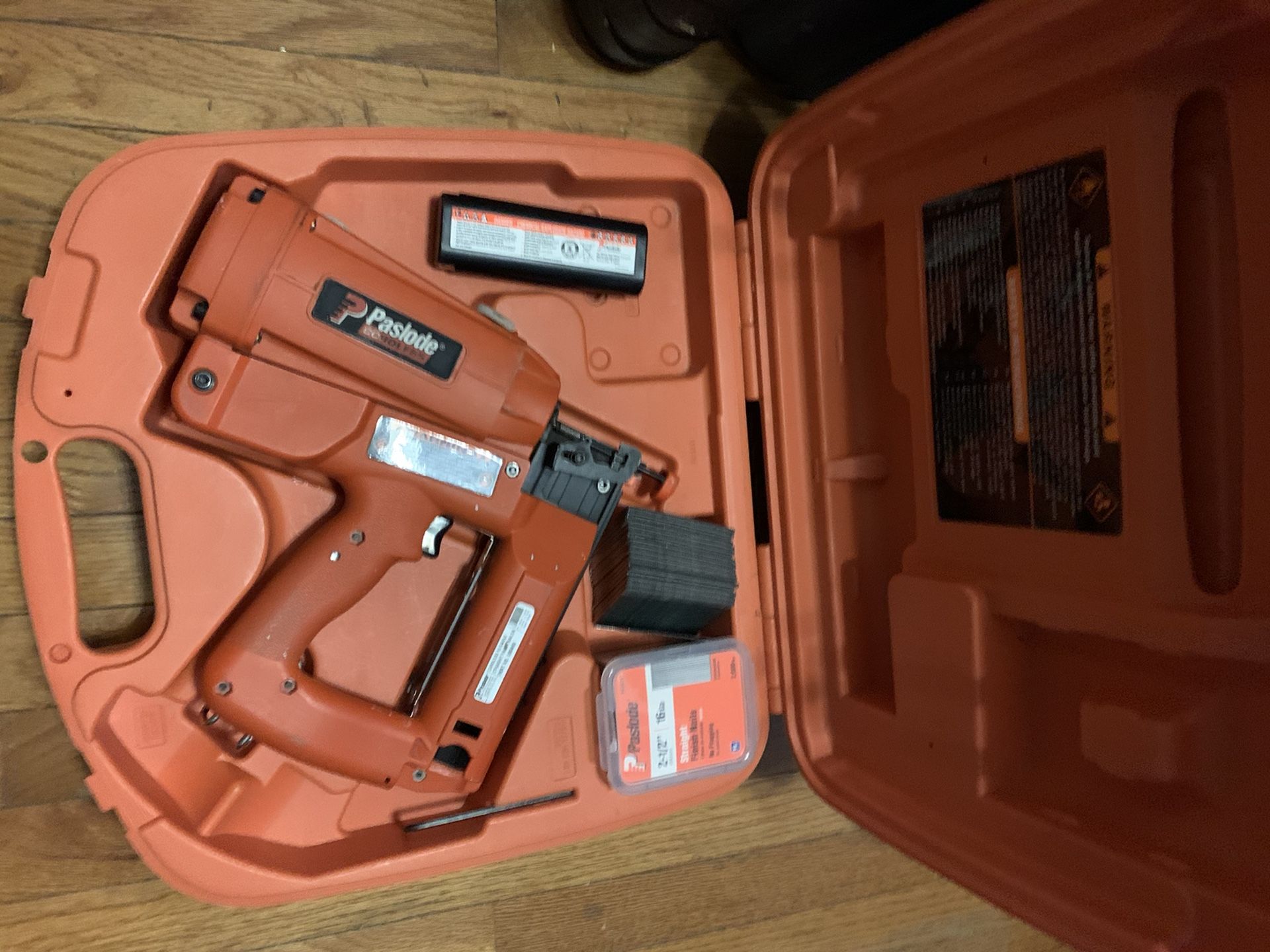 Straight Paslode Finish Nail Gun