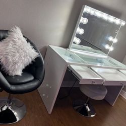 Impressions Vanity And Stool $385