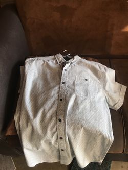 Men’s dressing shirt short sleeve in Medium