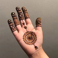 henna artist