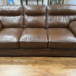 Perfect Condition Leather Sofa/loveseat