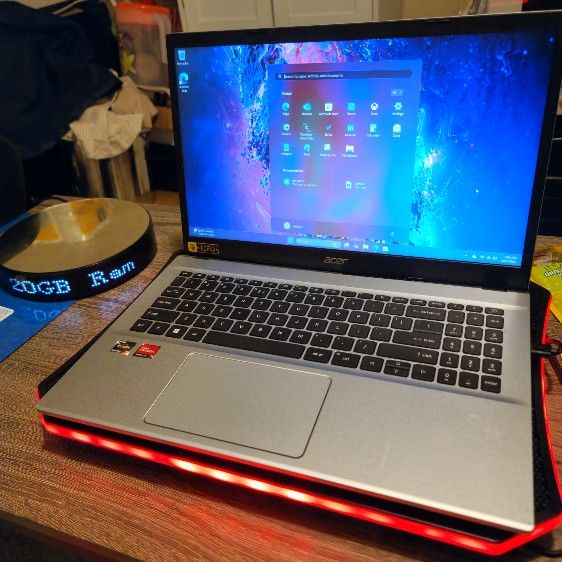 Aspire 3 laptop 8 Core AMD Ryzen 7 20GB Ram. 512 GB SSD