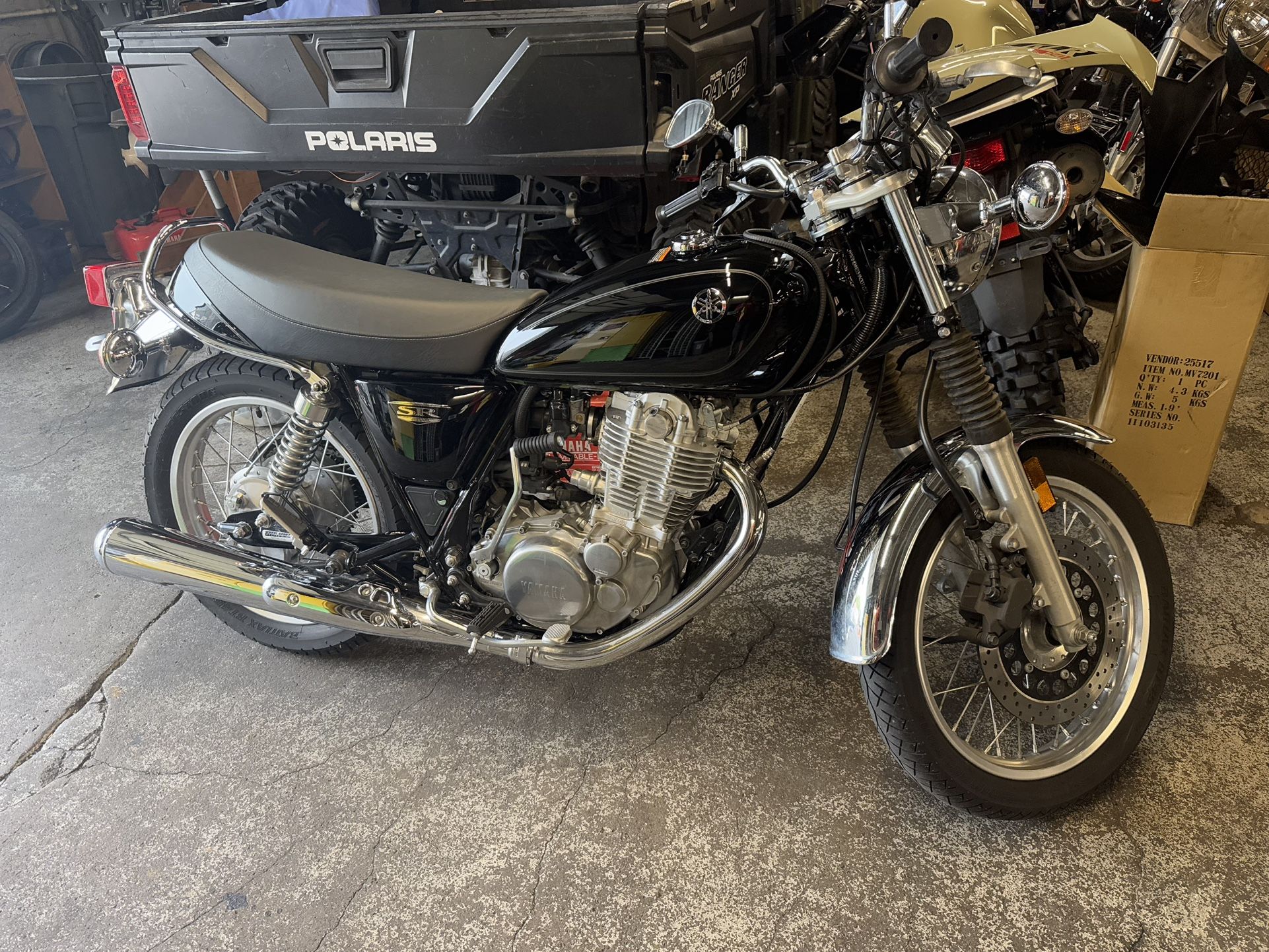 Yamaha Sr 400 Only 200 Miles. Black And Chrome.
