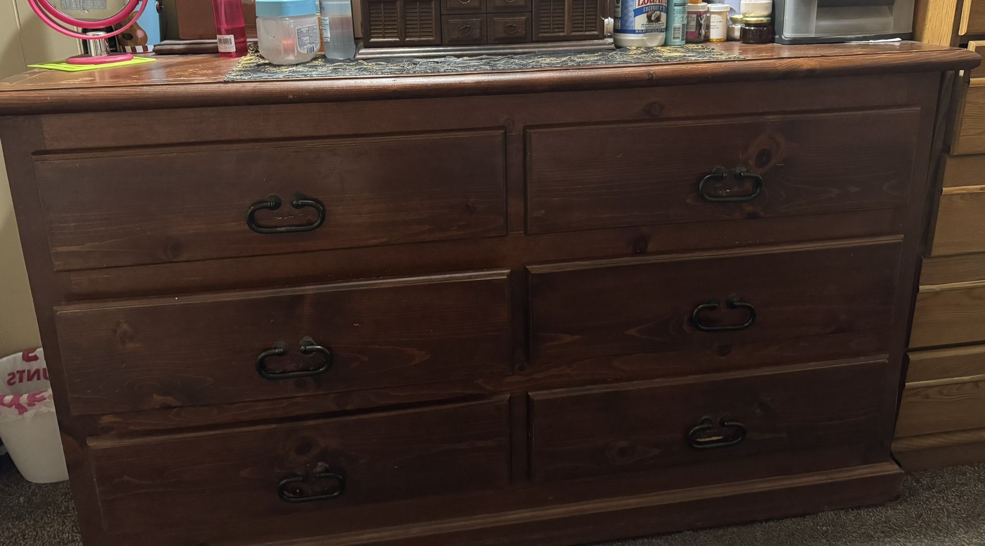 Dresser With Nightstands & Mirror