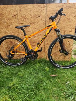 Giant ATX 27.5 Mountain Bike