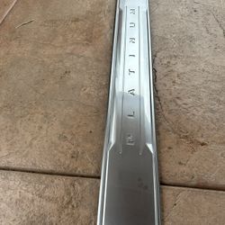 2017-2020 FORD F250 F350 PLATINUM TAILGATE TRIM PLAQUE OEM