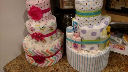 Plain diaper cakes.