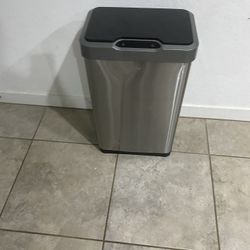 EKO 13 Gallons Sensor Trash Can 