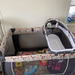 playpen with bassinet 