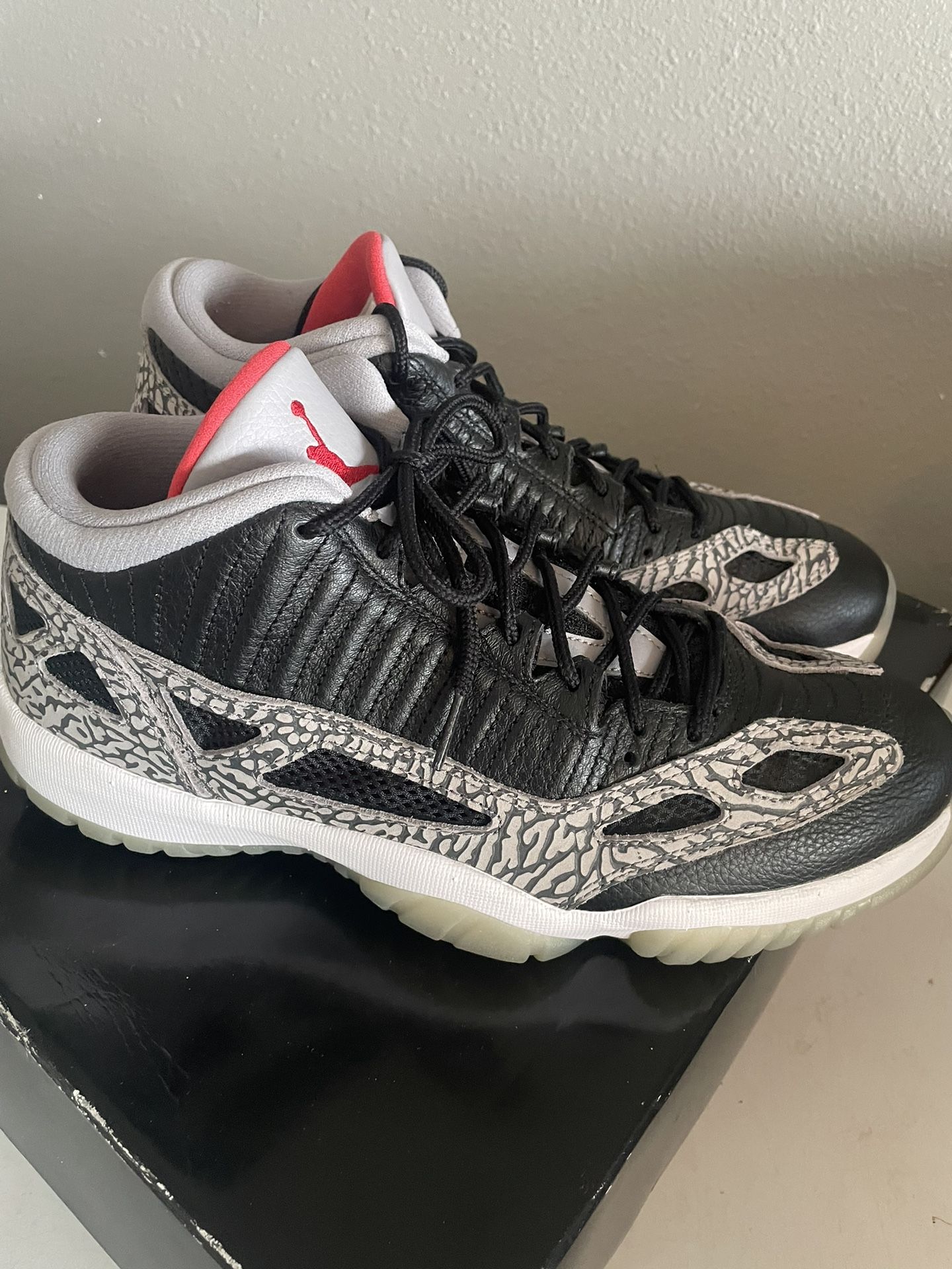 Jordan 11 Low Size 11