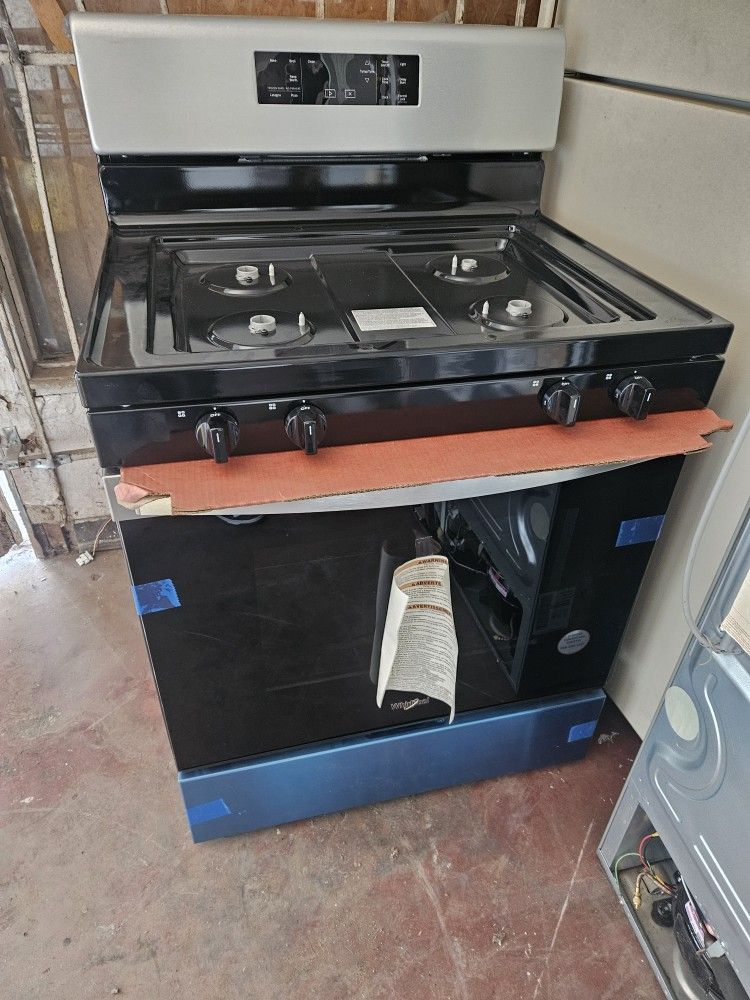 Whirlpool Gas Stove New