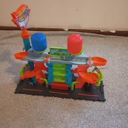 Hot Wheels City Mega Tower Car Wash - Color Shifter Playset