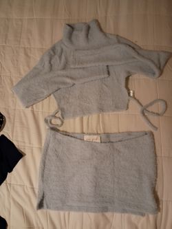 Women's Small furry blue  top with  skirt set