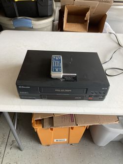 Emerson DVD Player (PARTS ONLY)w/Remote Model VCR3002A