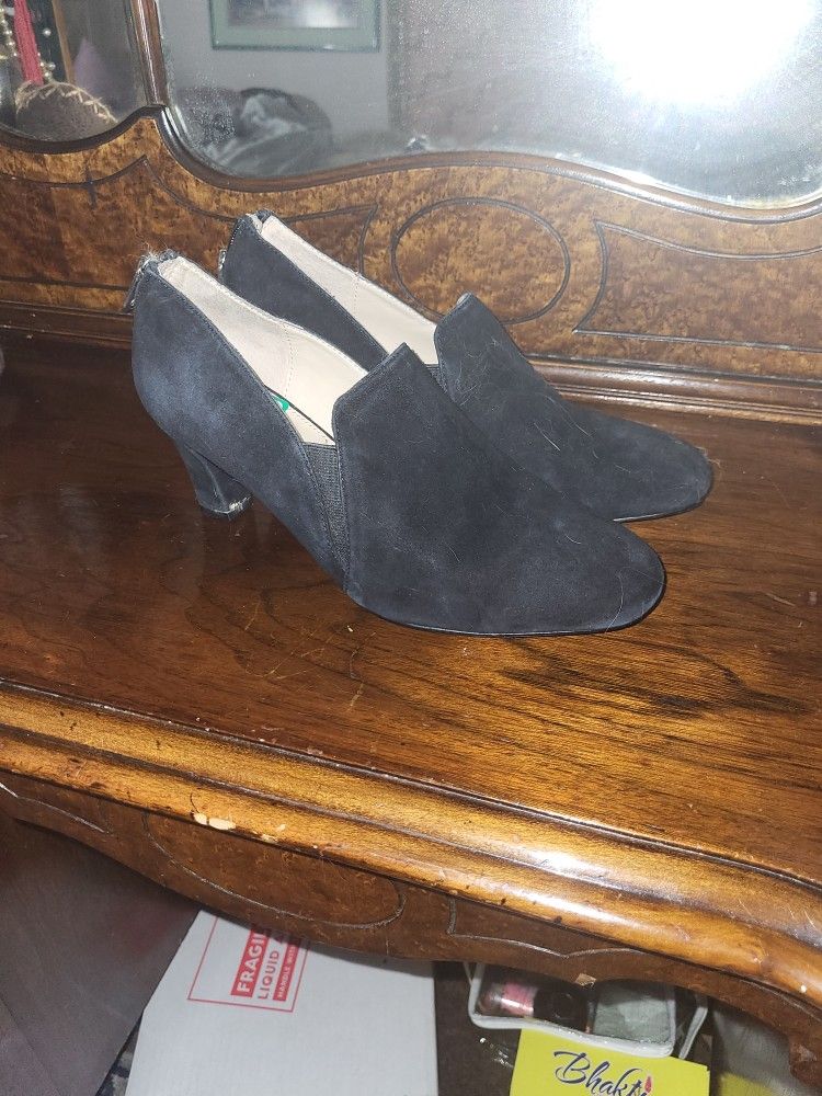 Women's 7 And 1/2 Suede Heels