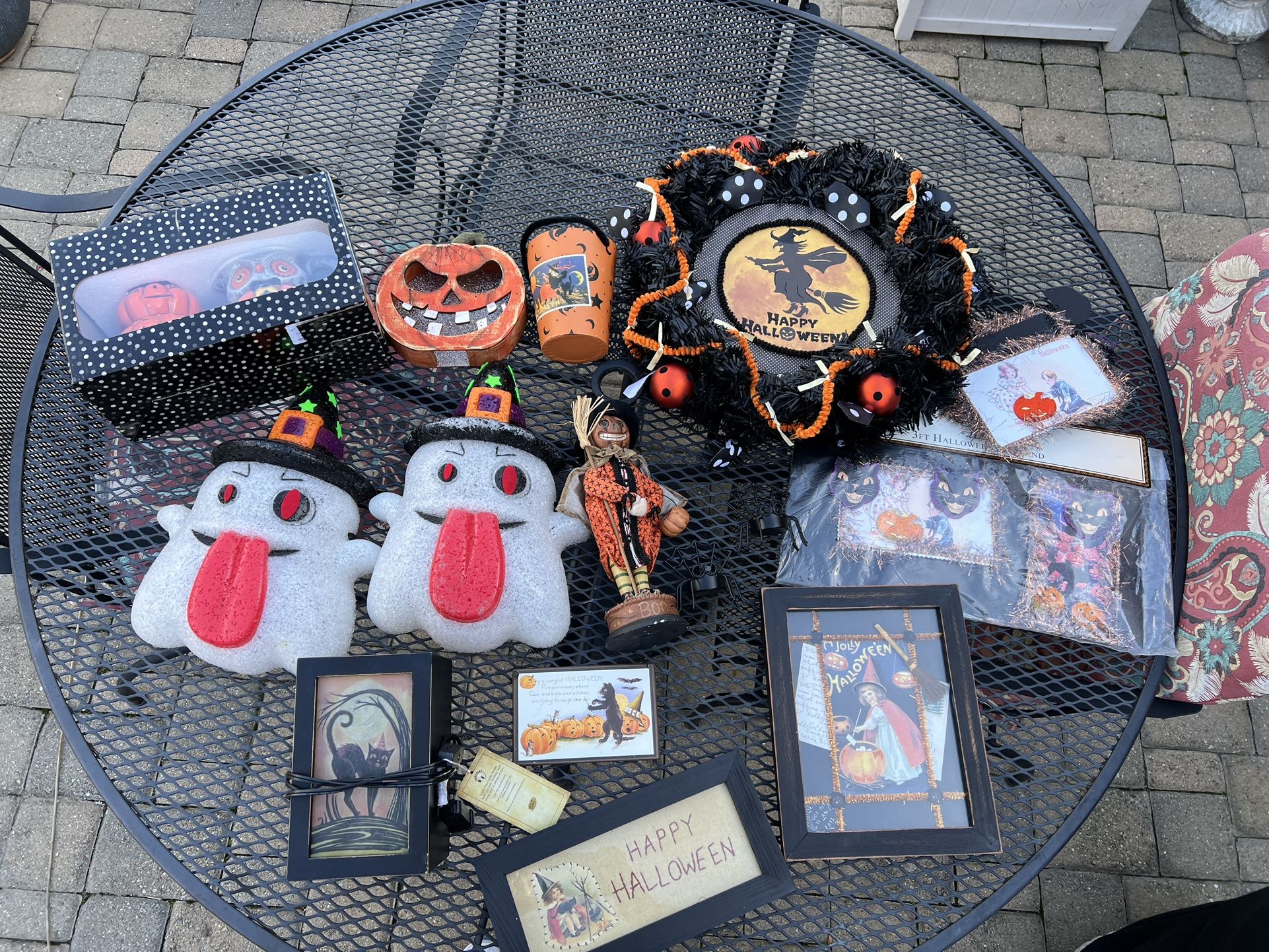 Halloween Decor