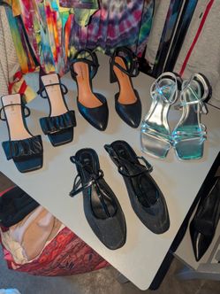 NEW WOMENS SHOES SIZE 9
