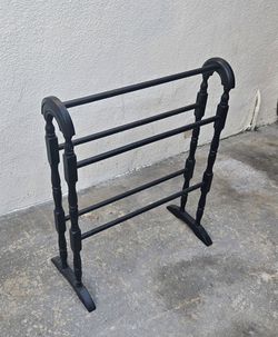 Blankets Rack & Quilts