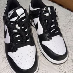 Pandas Nike Dunk Lows 