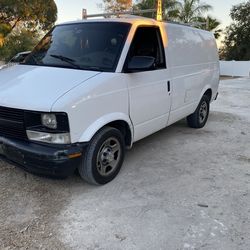 2005 Chevrolet astro van
