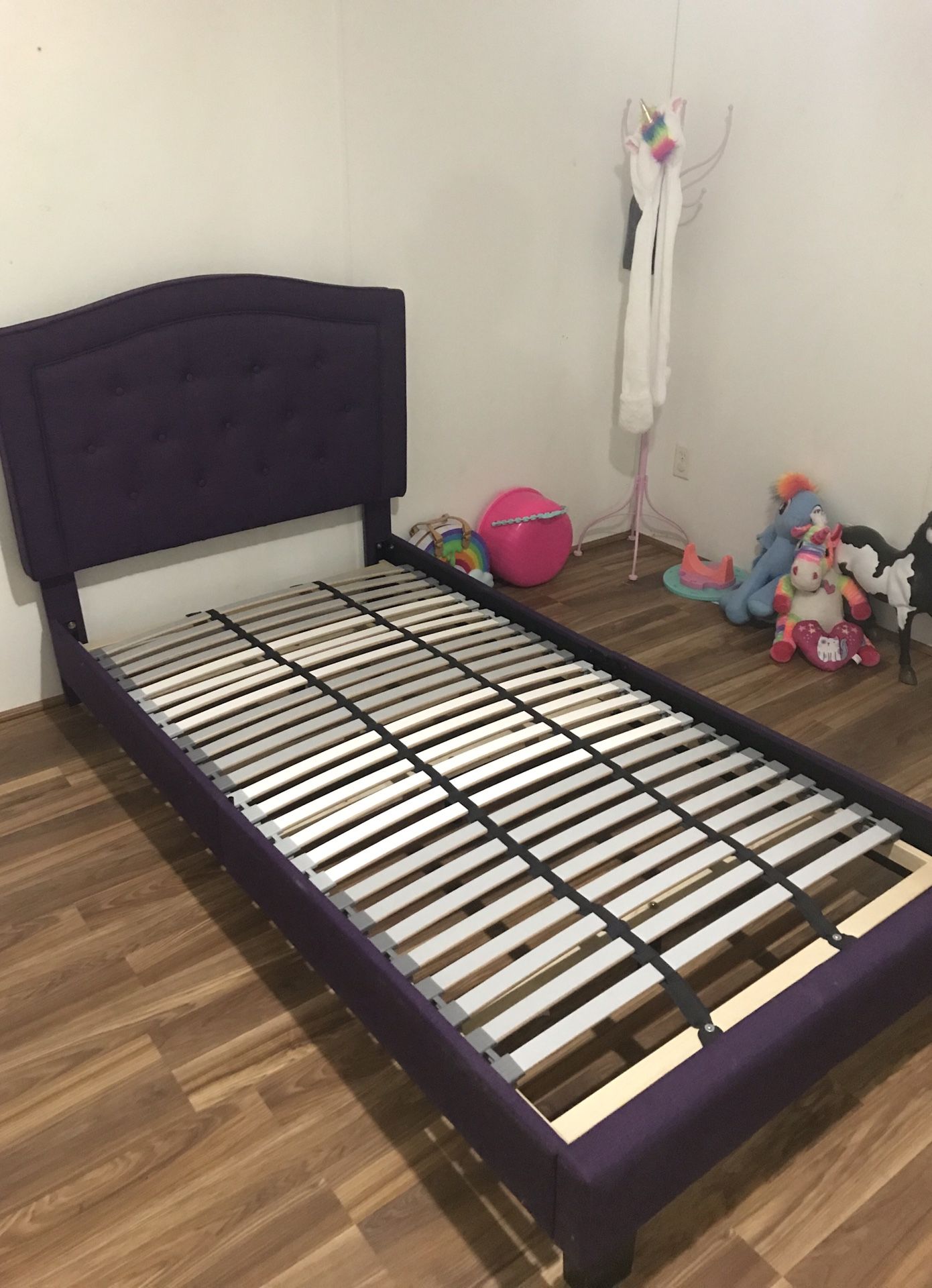 TWIN SIZE KIDS BED FRAME