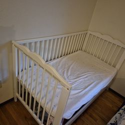Crib/Toddler Bed