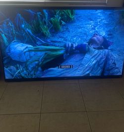 70 inch Roku smart tv