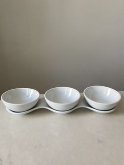 Pier 1 tray with 3 dipping bowls set