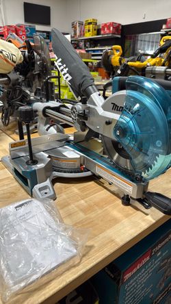 Makita 7-1/4 sliding miter saw corded