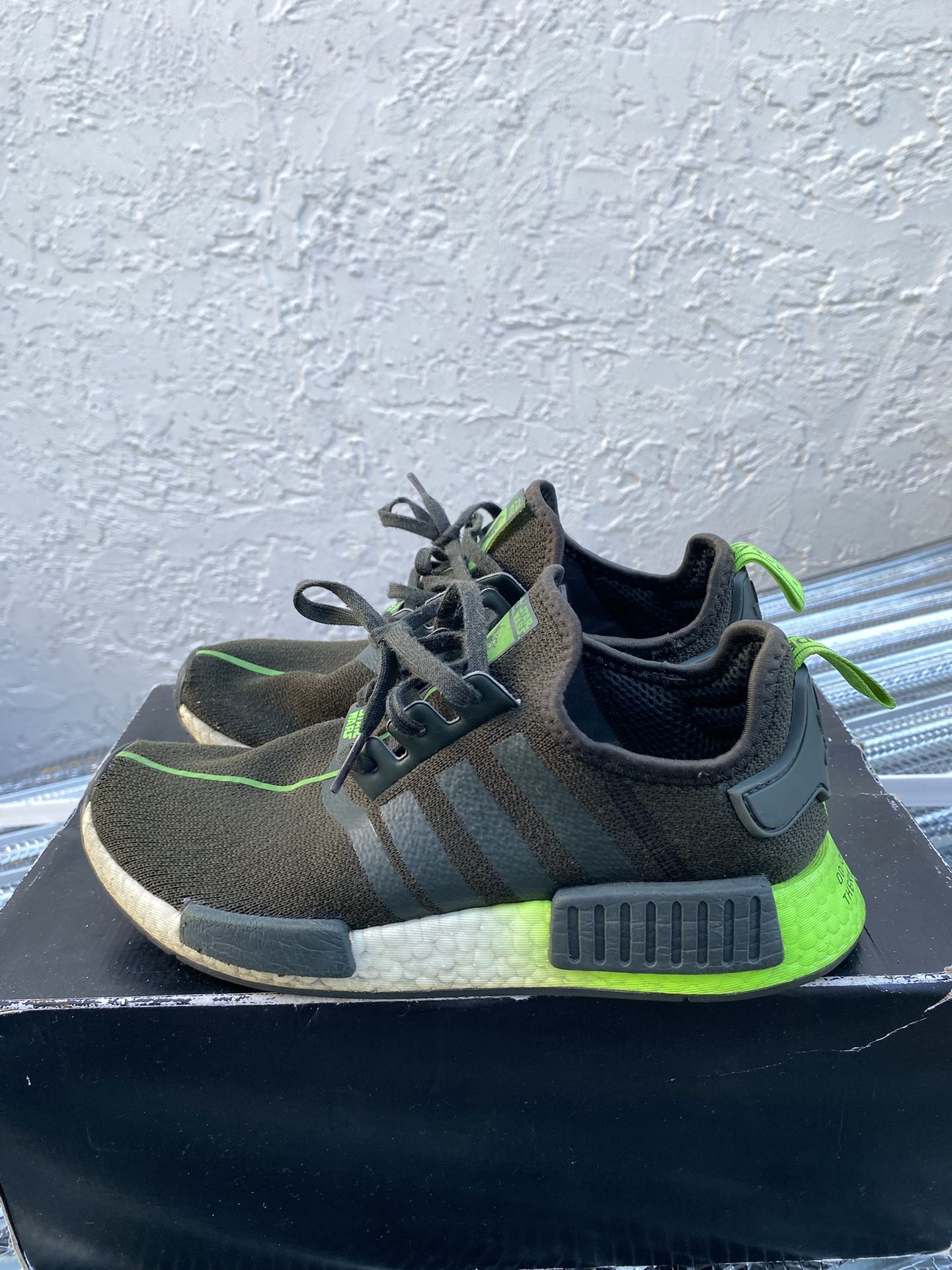 Star Wars Yoda adidas NMD R1 x Sz 6