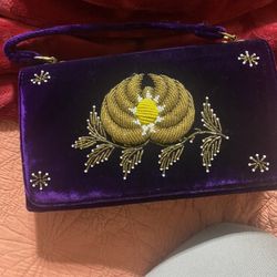 Small And Compact HandBag 