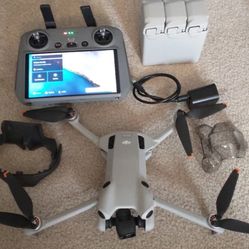 Dji Mini 4 Pro Fly More Combo in Excellent Condition