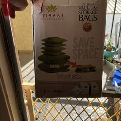 Tissaj 12 Vacuum Storage Bags With Pump 