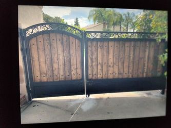 Side gate