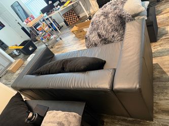 Couch Black 2 seater great condition