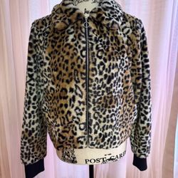 Nine West Faux Fur Leopard Print With Zipper Closure