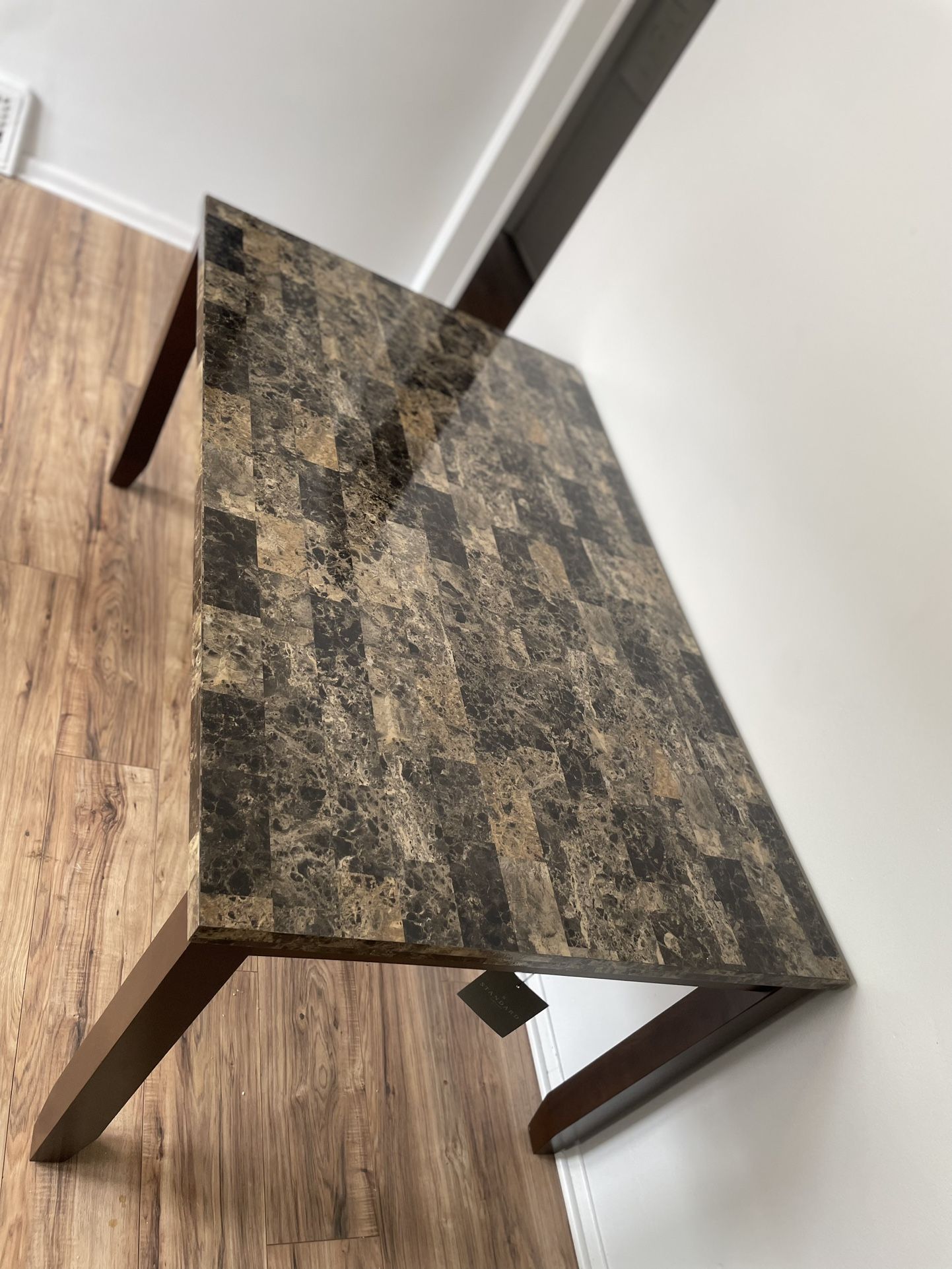 Dining room table brand new