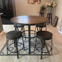 Dining Wood Table With 4 Chairs With A Metal Legs