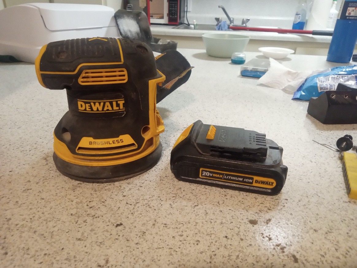 DeWalt Sander With Battery