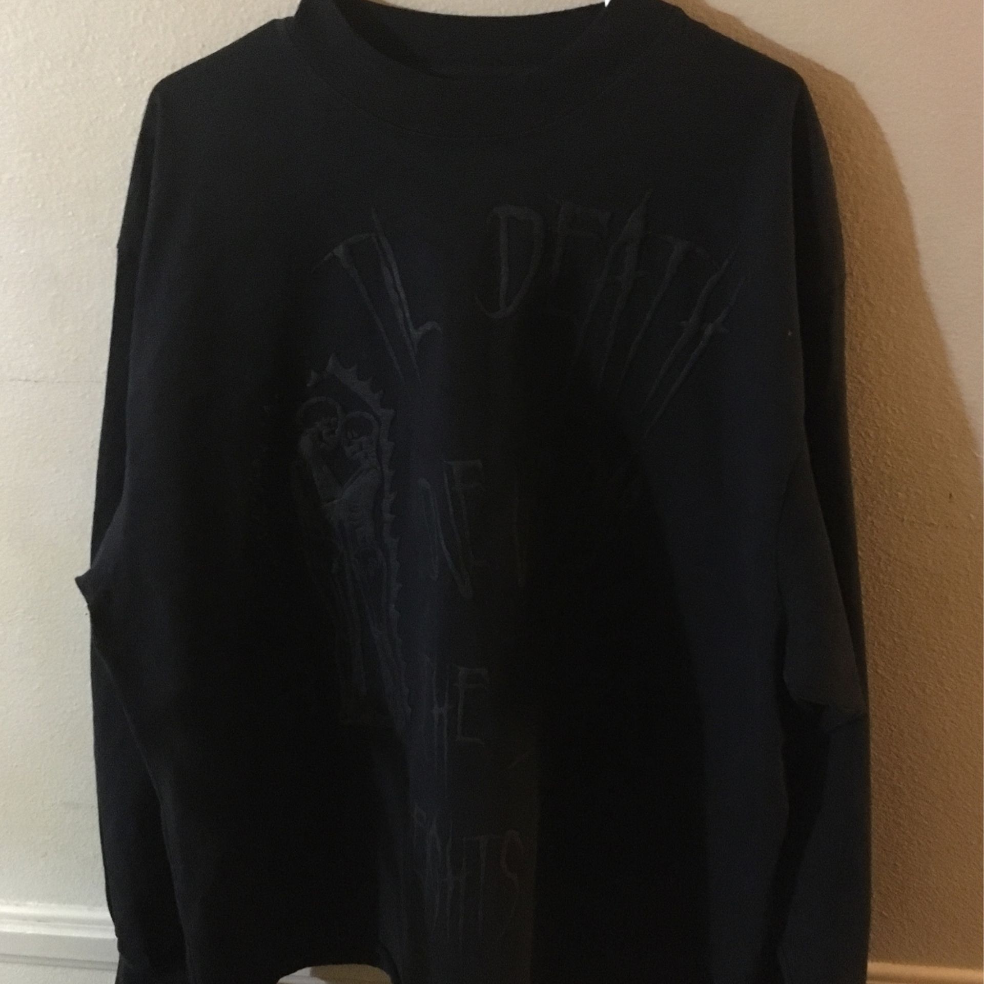 Salling This Tshirt For 200$