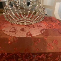 NEW BEAUTIFUL TIARA FOR QUINCEAÑERA. FOR SALE IN MIAMI BEACH