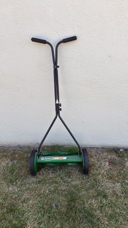 Manual lawnmower