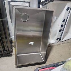 Kitchen Sink 33in X19in Under Mount 