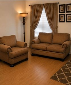 BEIGE COUCH SET