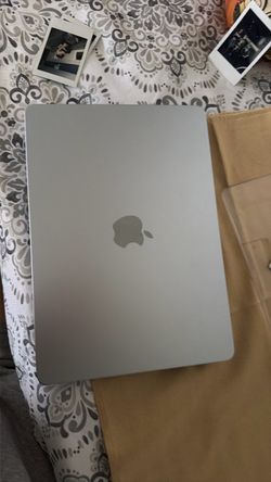 MacBook Air 13” M4 2025