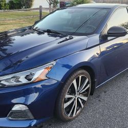2020 Nissan Altima SR