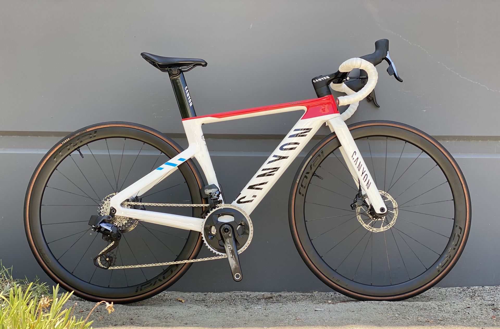 Canyon Aeroad CFR, size - 50cm, Top of the Line carbon aero road bike, 12-Speed SRAM Force AXS