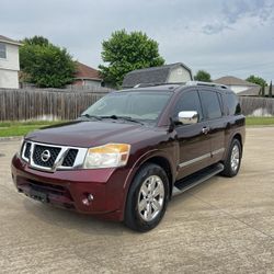 Nissan armada, Platinum, 2013 180,000 millas